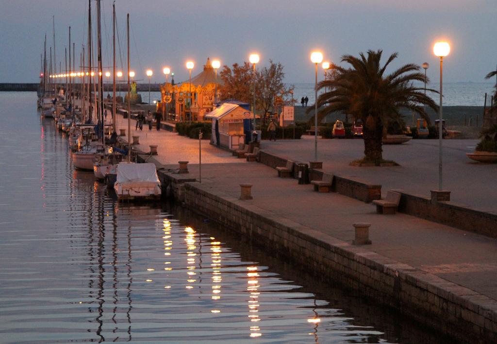 Hotel Bianchi Viareggio Dış mekan fotoğraf