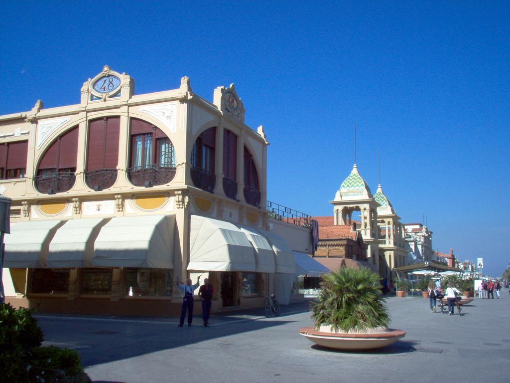 Hotel Bianchi Viareggio Dış mekan fotoğraf